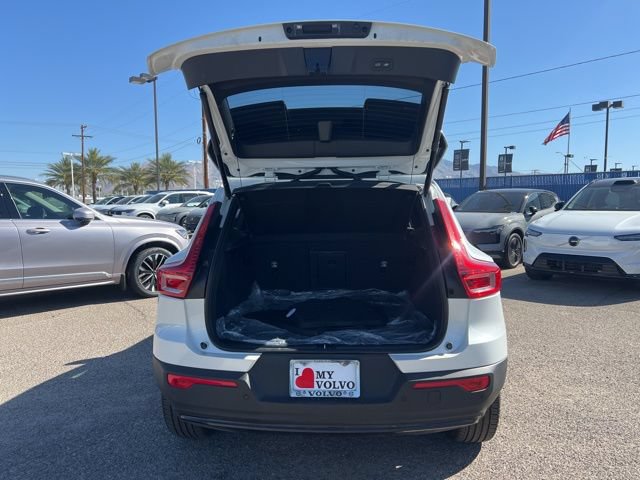New 2026 Volvo XC40 B5 Plus w/ Climate Package AWD/4WD image 30