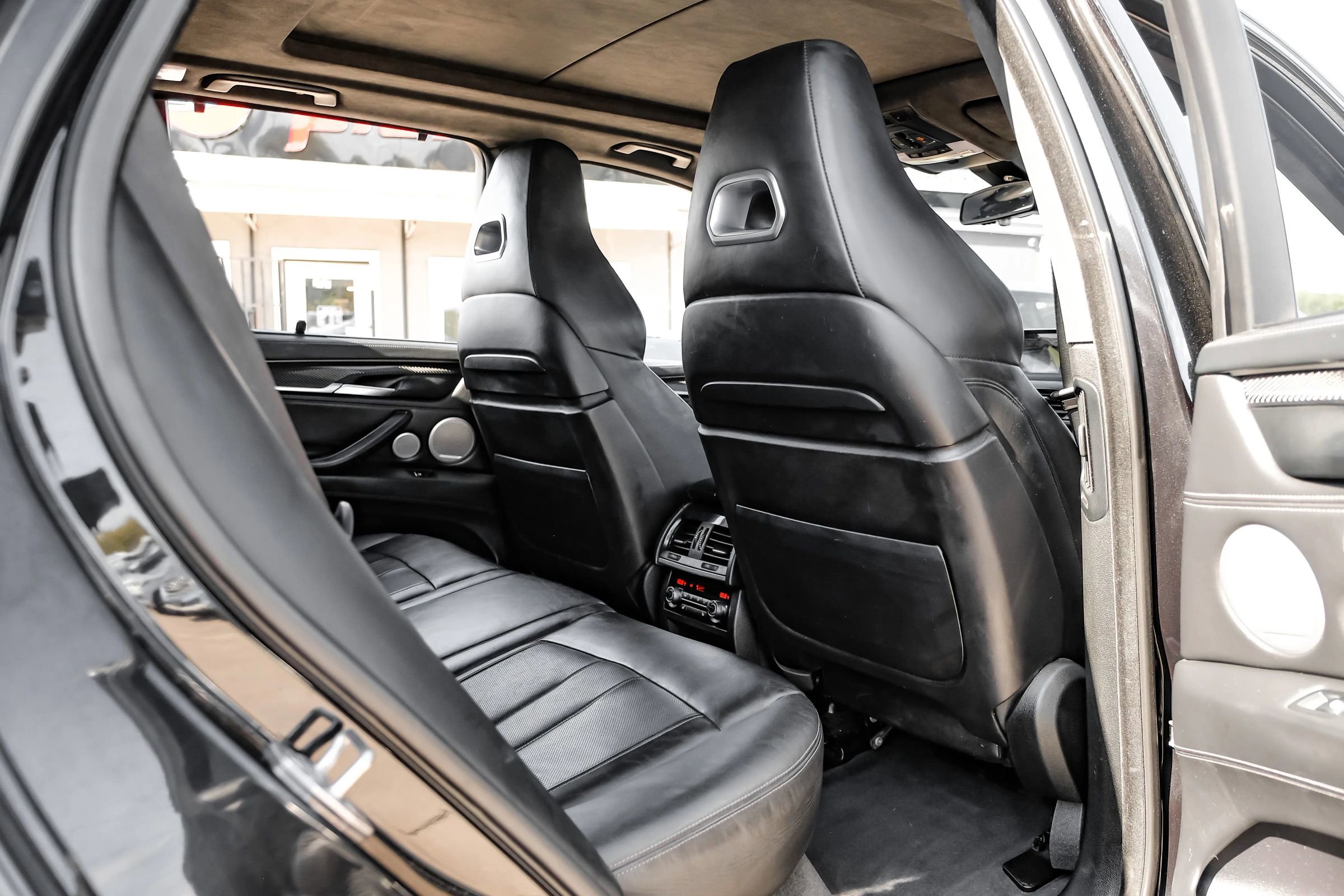 Used 2016 BMW X5 M image 45