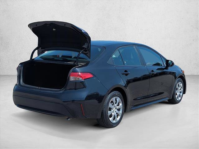 Used 2021 Toyota Corolla LE image 5