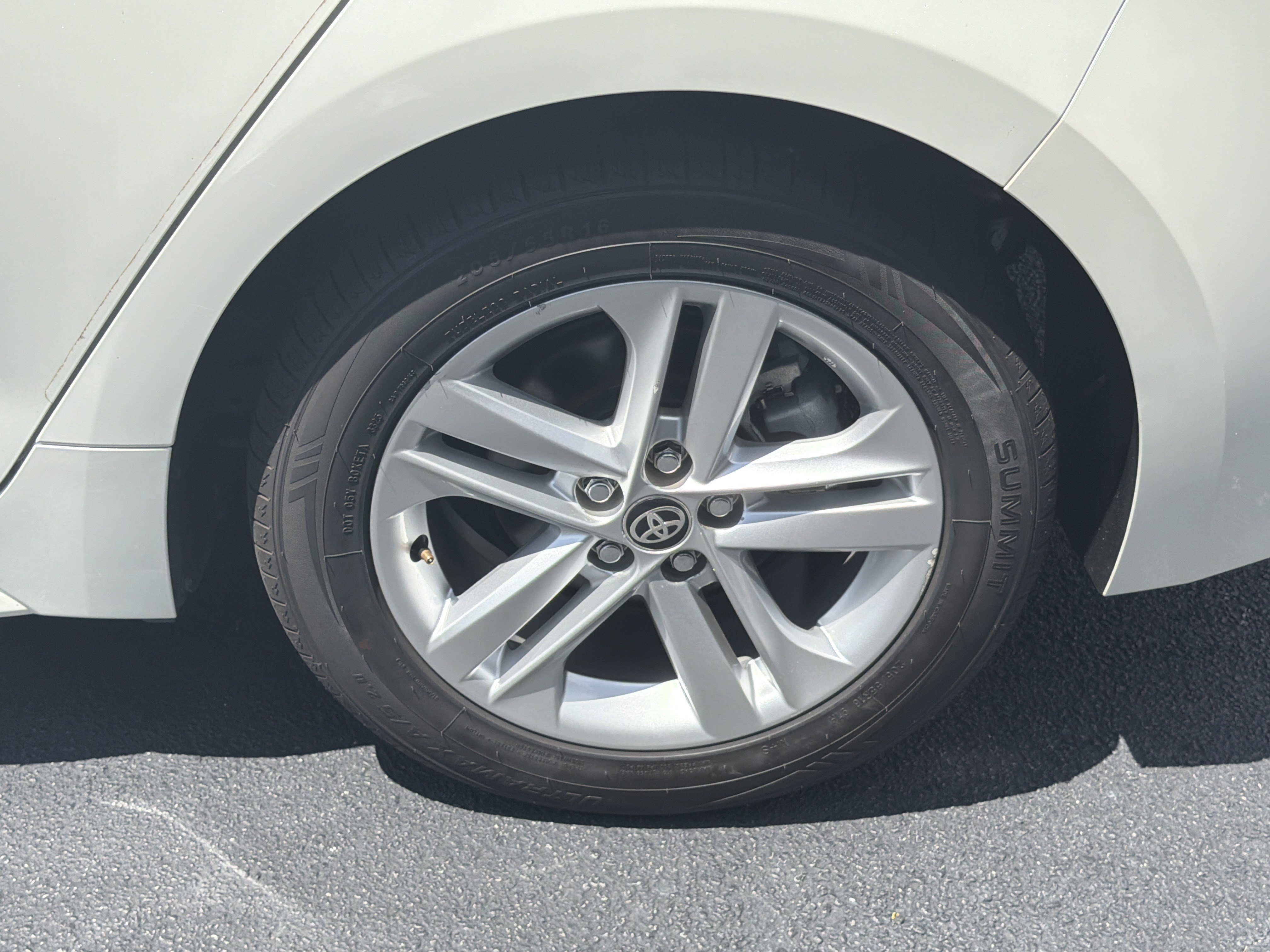 Used 2020 Toyota Corolla SE FWD image 19