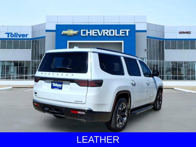 Used 2023 Jeep Wagoneer Series III w/ Preferred Equipment Group AWD/4WD image 4