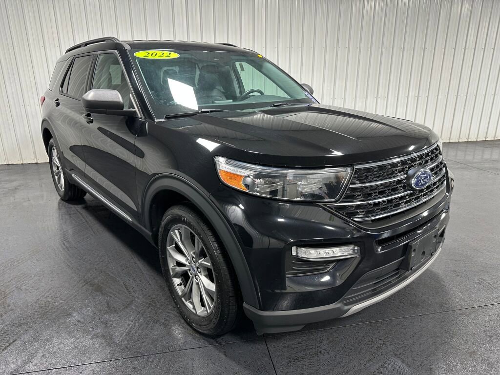 Used 2022 Ford Explorer XLT w/ Equipment Group 202A AWD/4WD image 2