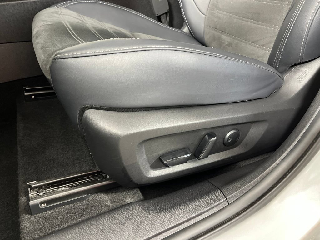 Used 2025 Mitsubishi Outlander SE AWD/4WD image 29