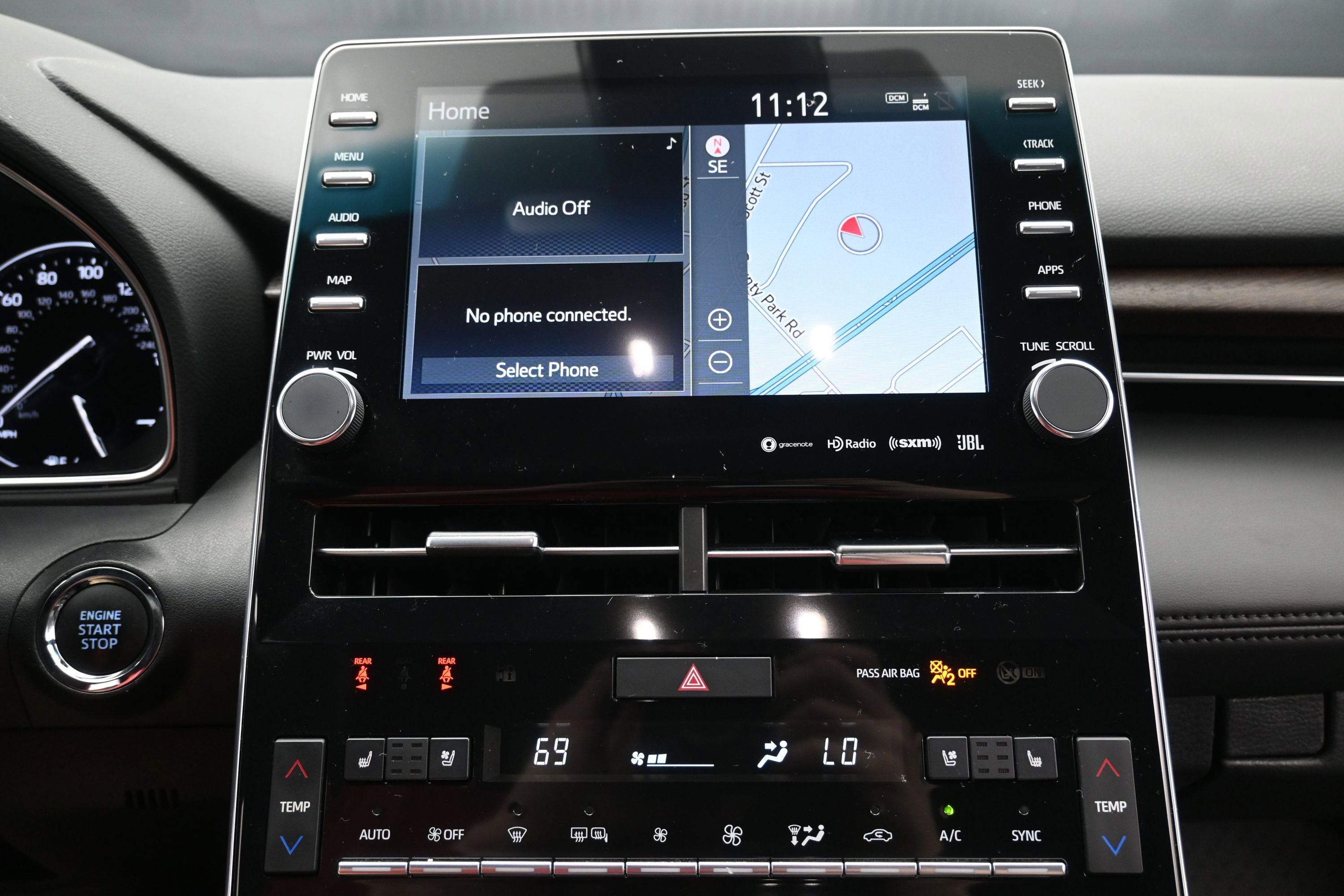 Used 2022 Toyota Avalon Limited w/ Advanced Safety Package FWD image 16