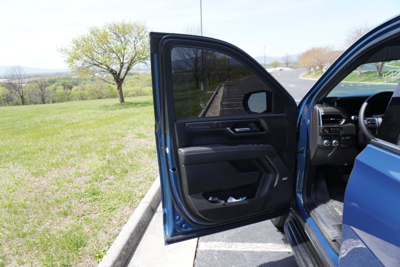 Used 2026 GMC Yukon XL Elevation w/ Elevation Premium Package AWD/4WD image 21