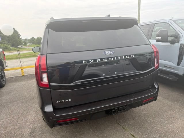 Used 2025 Ford Expedition Active AWD/4WD image 16
