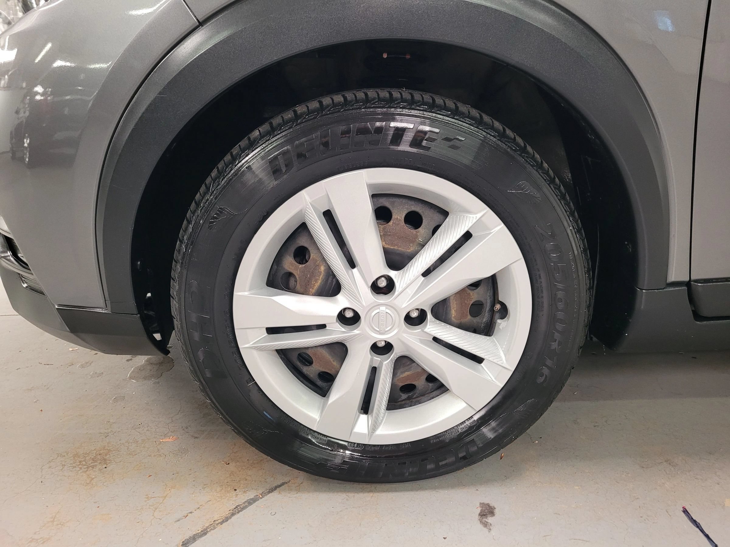 Used 2019 Nissan Kicks S FWD image 13