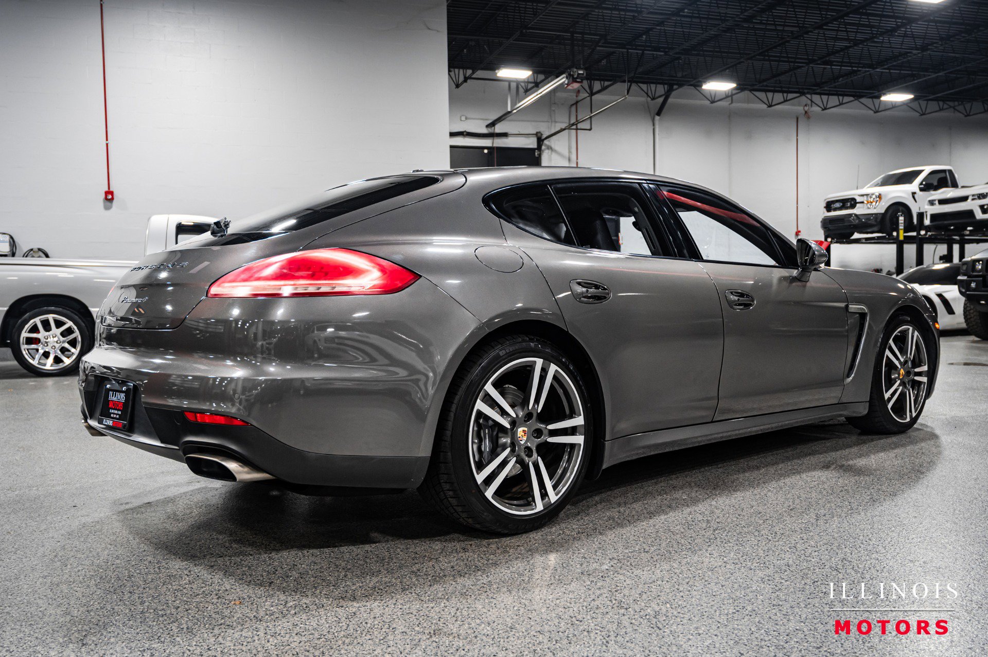 Used 2016 Porsche Panamera 4 Edition image 5