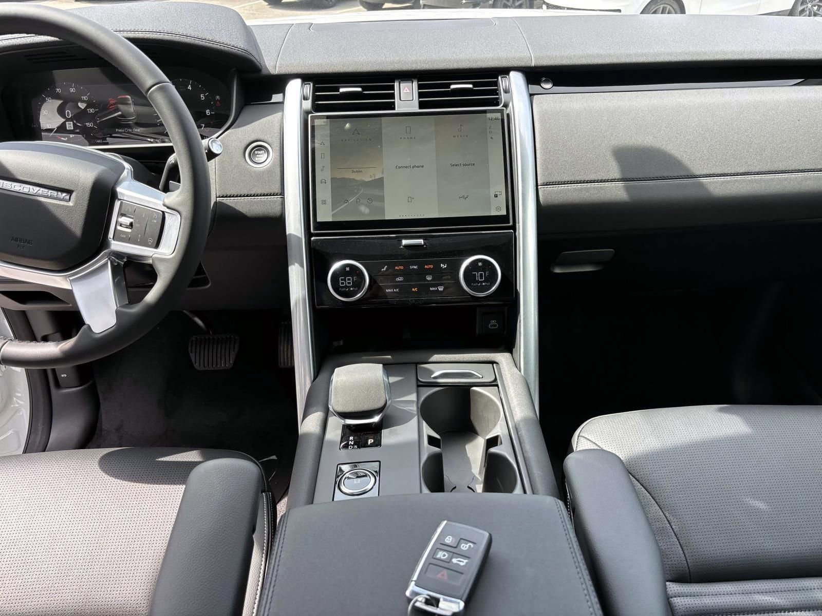 Used 2025 Land Rover Discovery S AWD/4WD image 26