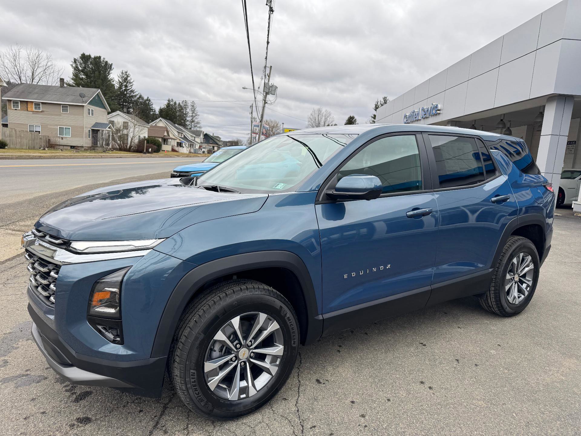 New 2026 Chevrolet Equinox LT w/ Convenience Package II image 2