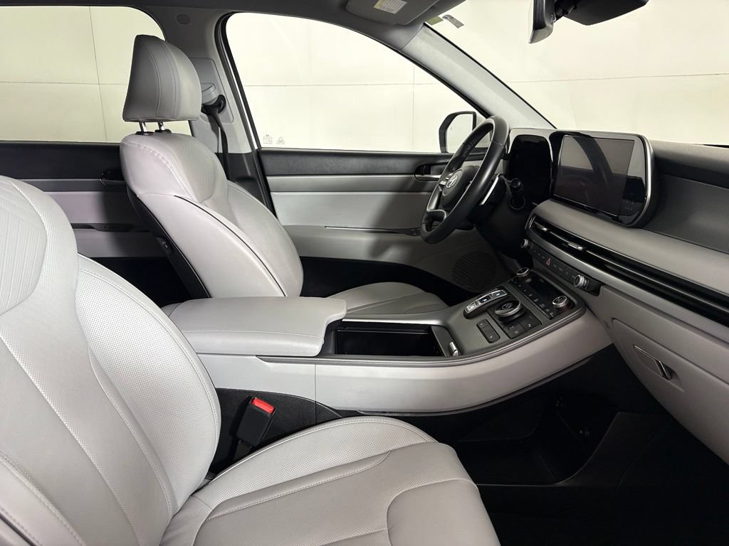 Used 2025 Hyundai Palisade SEL FWD image 14