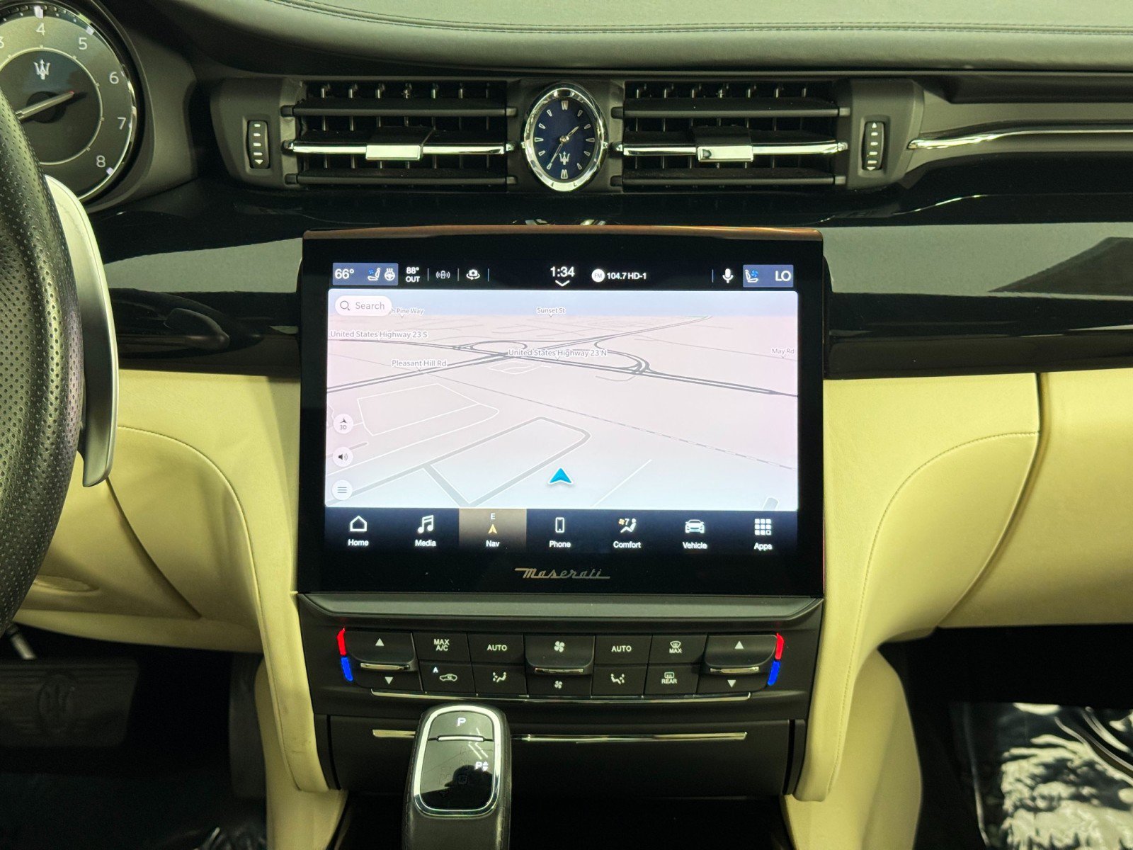 Used 2022 Maserati Quattroporte Modena Q4 image 27