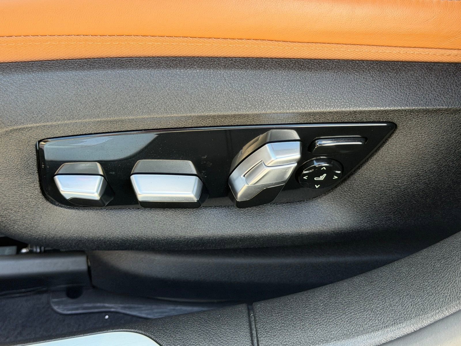 Certified 2022 BMW 750i xDrive image 25