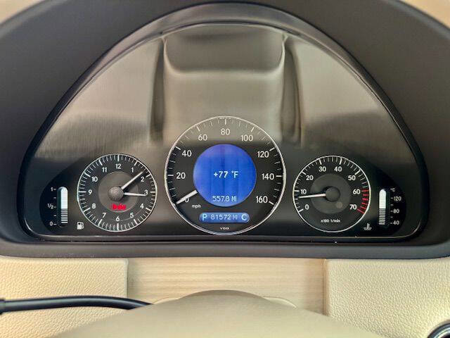 Used 2005 Mercedes-Benz CLK 320 Coupe image 17