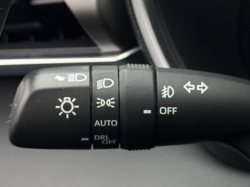 Used 2023 Toyota Highlander Limited image 21