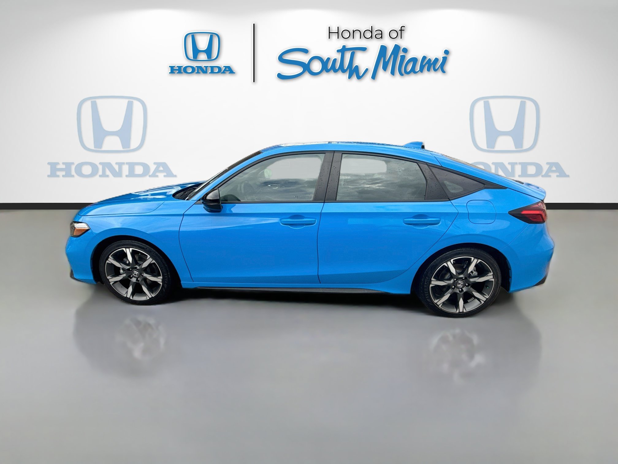 Used 2025 Honda Civic Sport Touring image 4