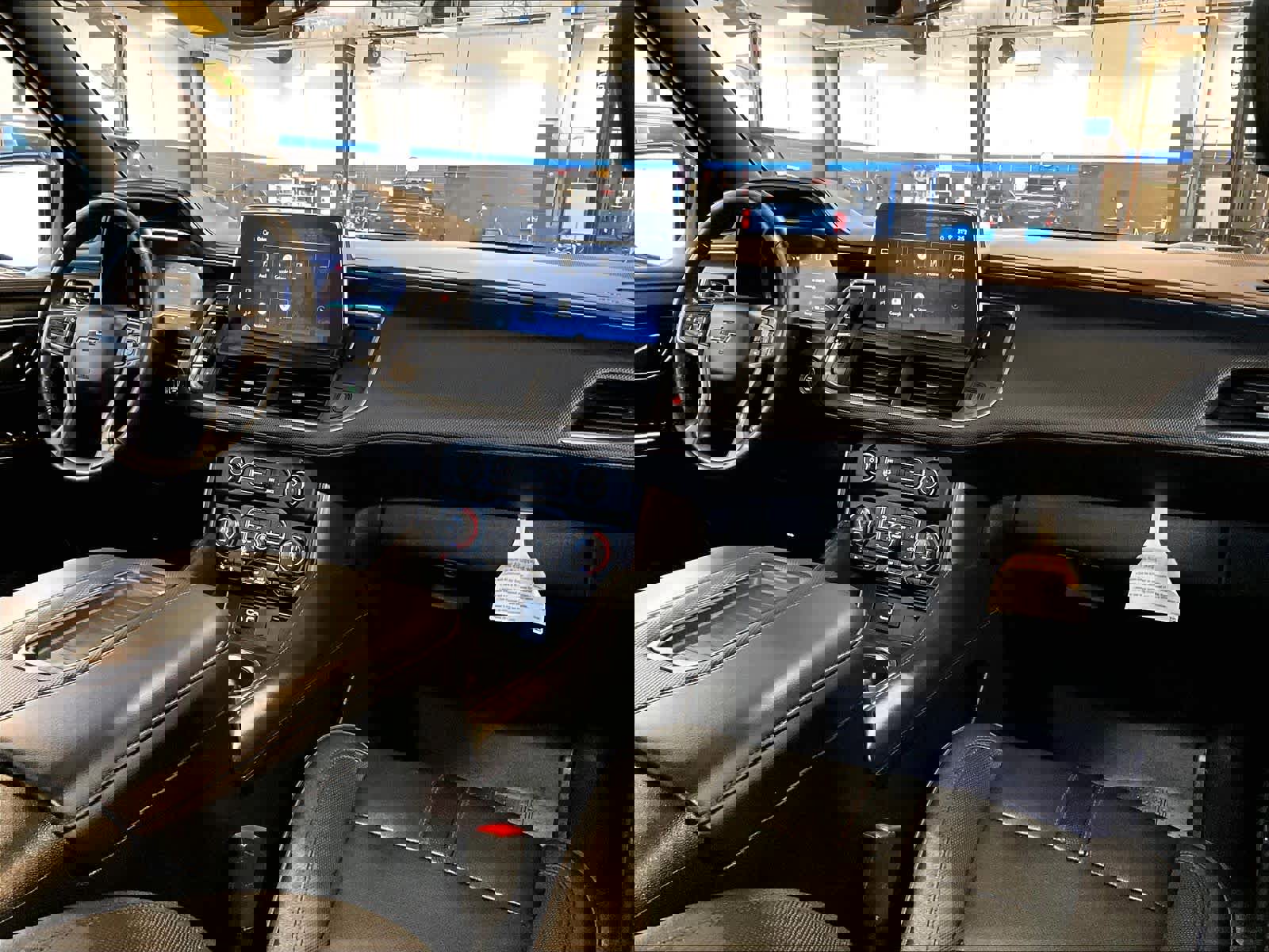 Used 2022 Chevrolet Suburban RST w/ Luxury Package image 14