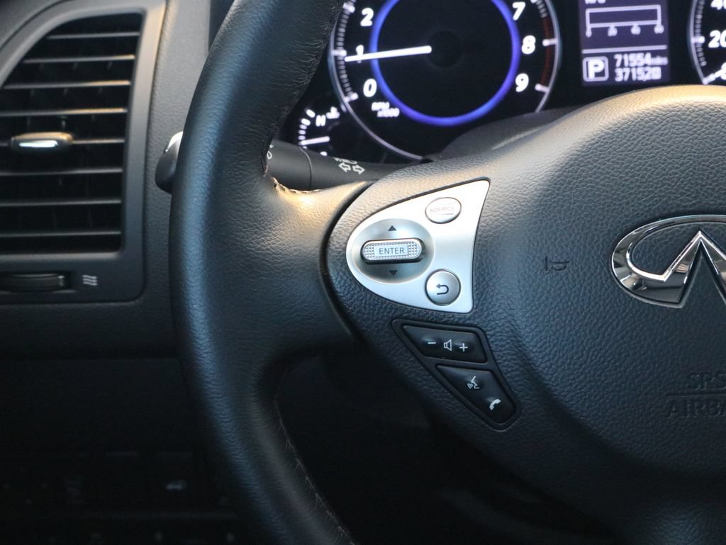 Used 2017 INFINITI QX70 AWD w/ Premium Package image 11