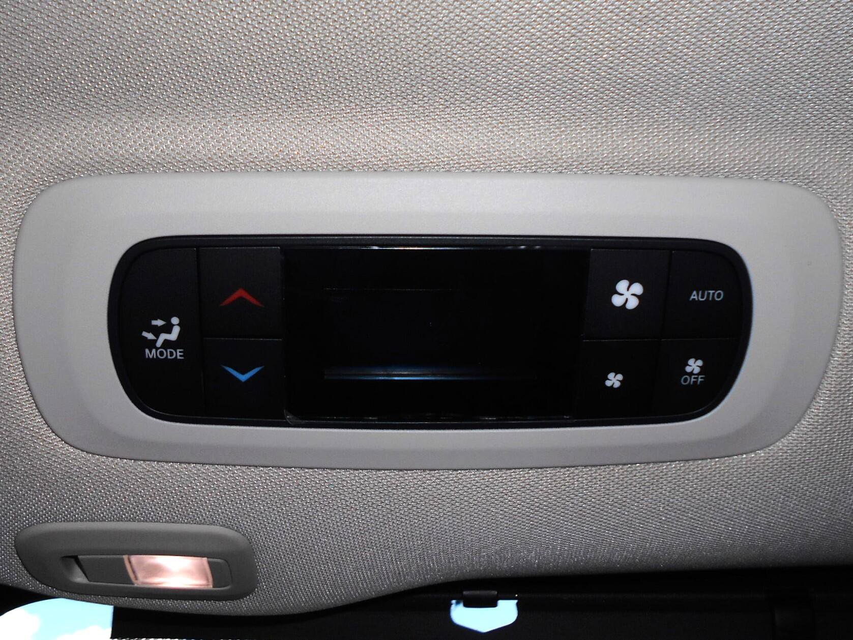 Certified 2018 Chrysler Pacifica Limited FWD image 25