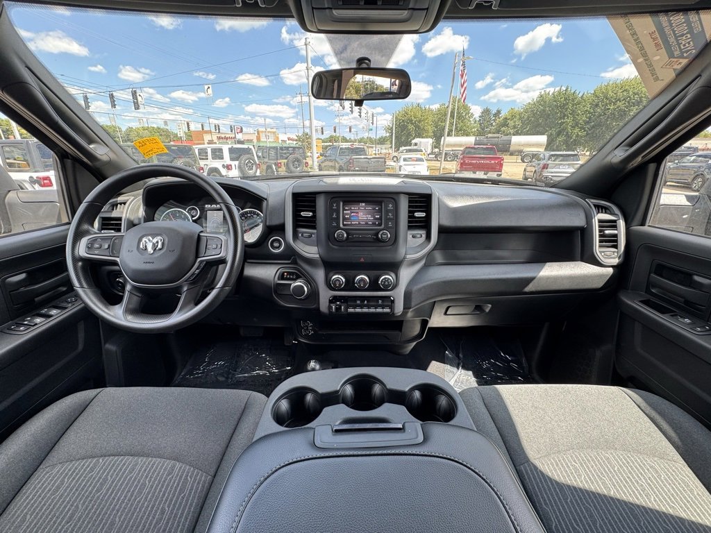 Used 2024 RAM 2500 Tradesman w/ Chrome Appearance Group image 16