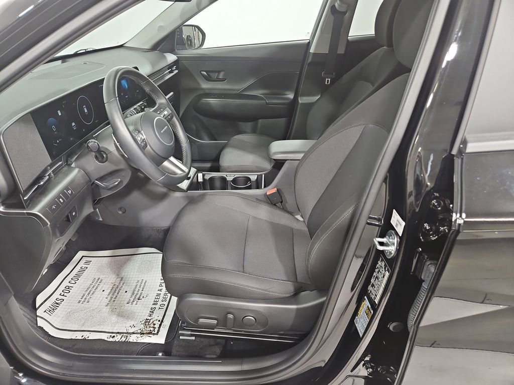 Certified 2025 Hyundai Kona SEL AWD/4WD image 11