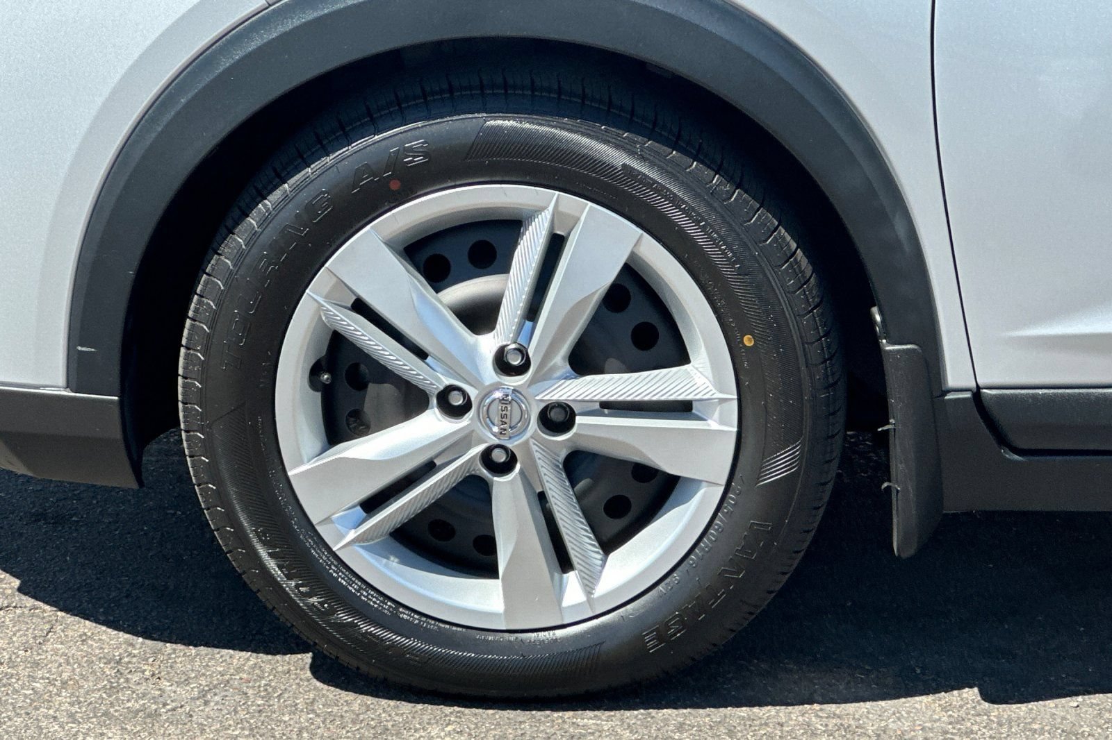 Used 2020 Nissan Kicks S FWD image 26