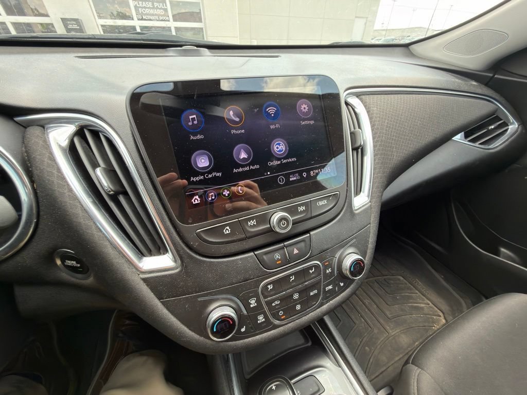 Used 2020 Chevrolet Malibu LT FWD image 12