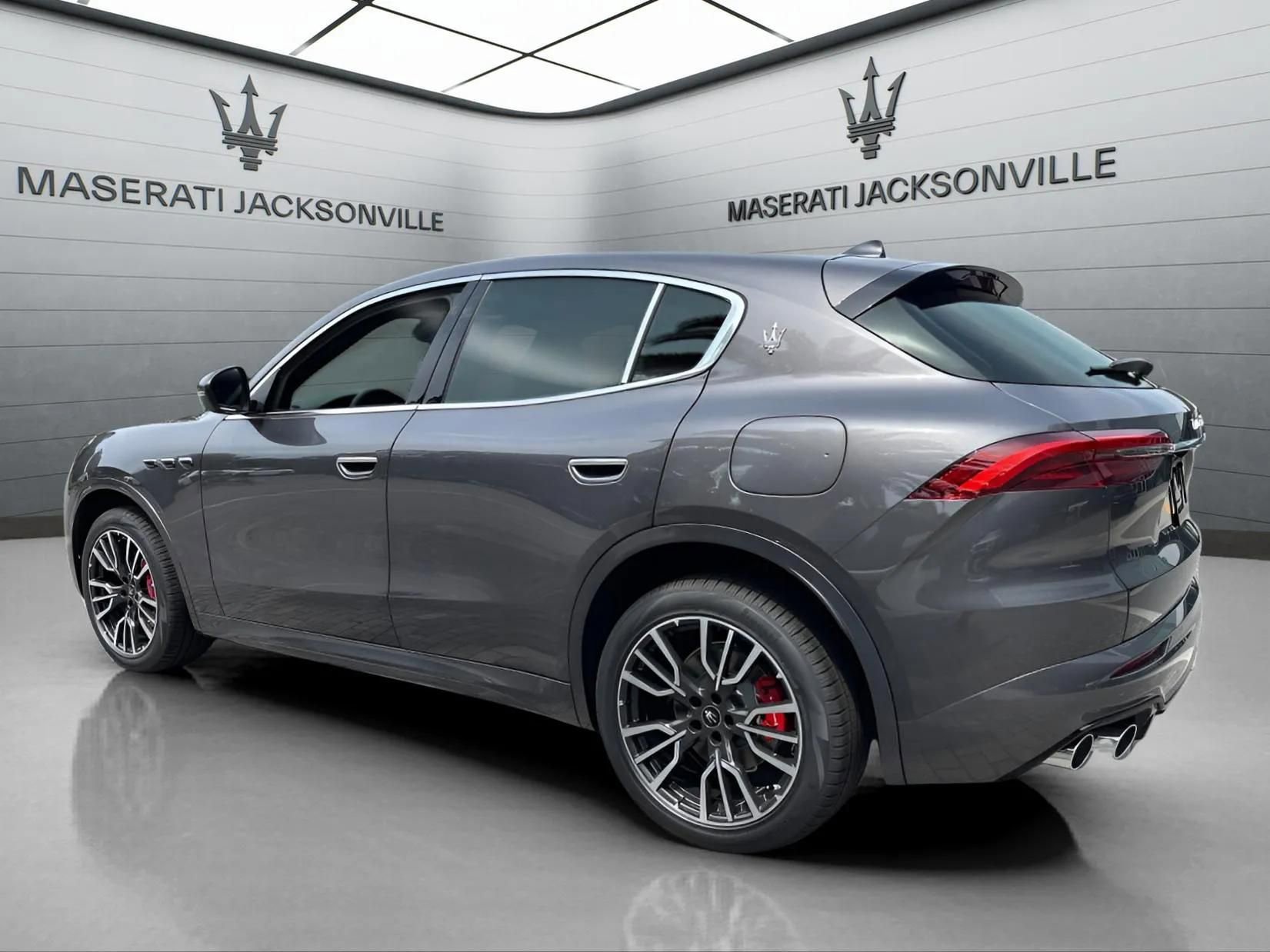 New 2025 Maserati Grecale GT image 11
