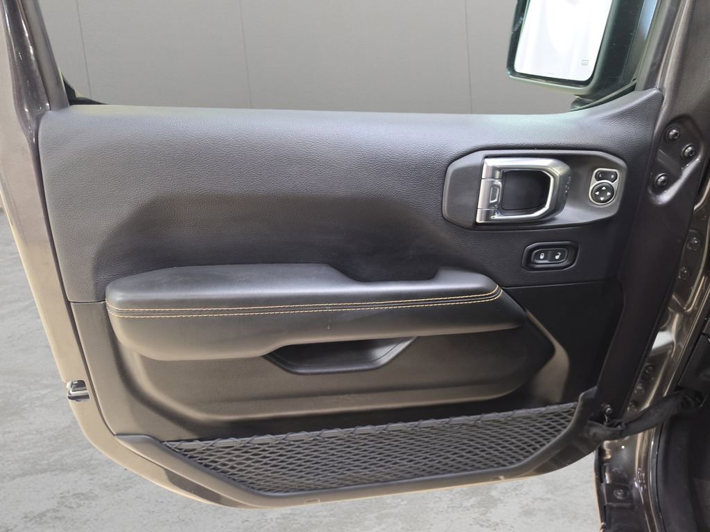 Certified 2025 Jeep Wrangler Unlimited Sahara w/ Safety Group image 21