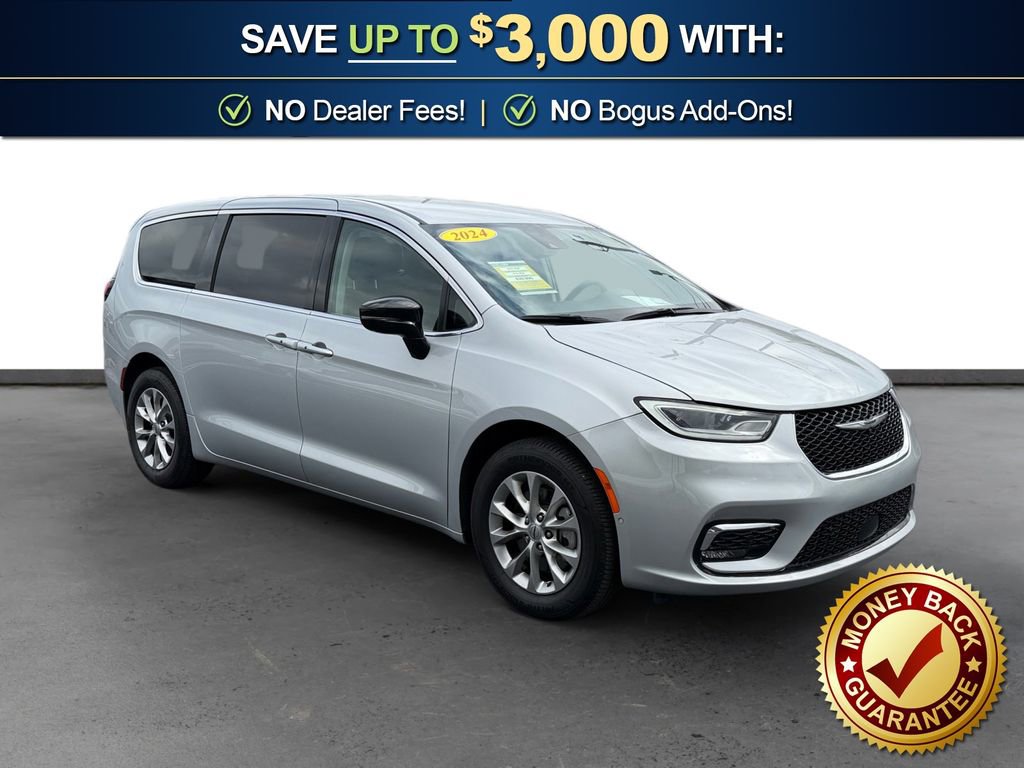 Used 2024 Chrysler Pacifica Touring-L image 10