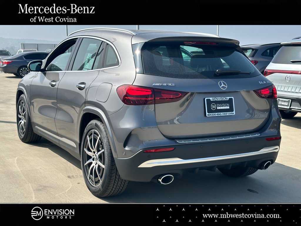 New 2025 Mercedes-Benz GLA 35 AMG 4MATIC image 9