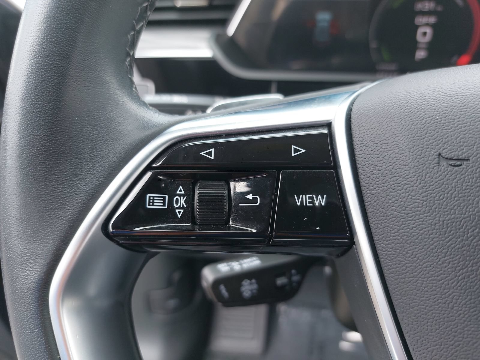 Used 2024 Audi Q8 e-tron Premium AWD/4WD image 17