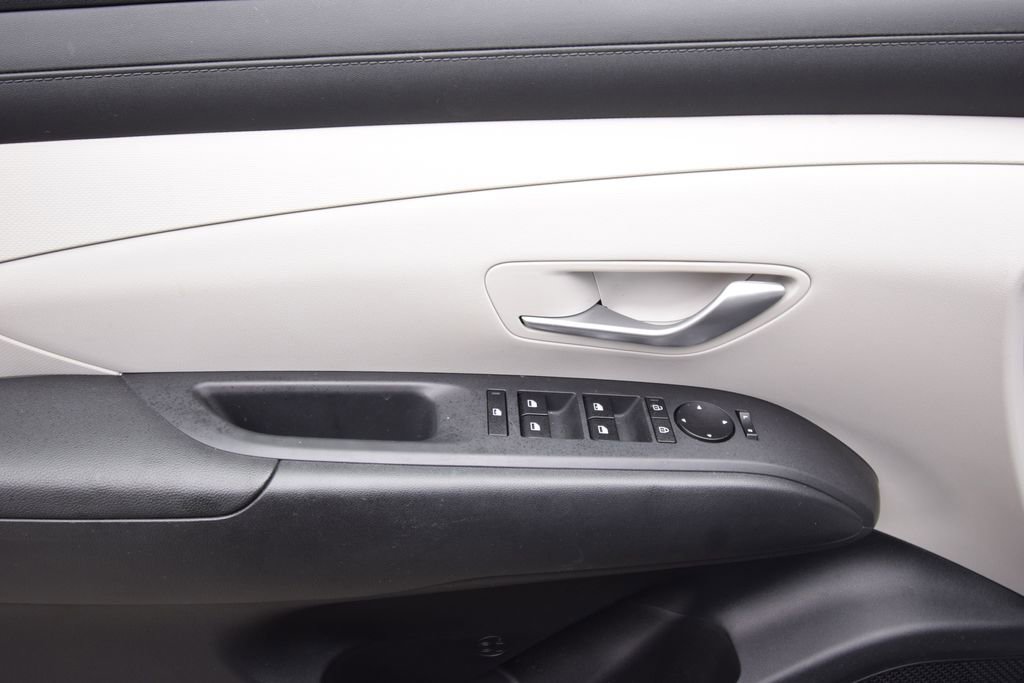 Used 2025 Hyundai Tucson SE image 23