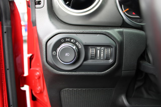 Used 2022 Jeep Wrangler Unlimited Sahara AWD/4WD image 14