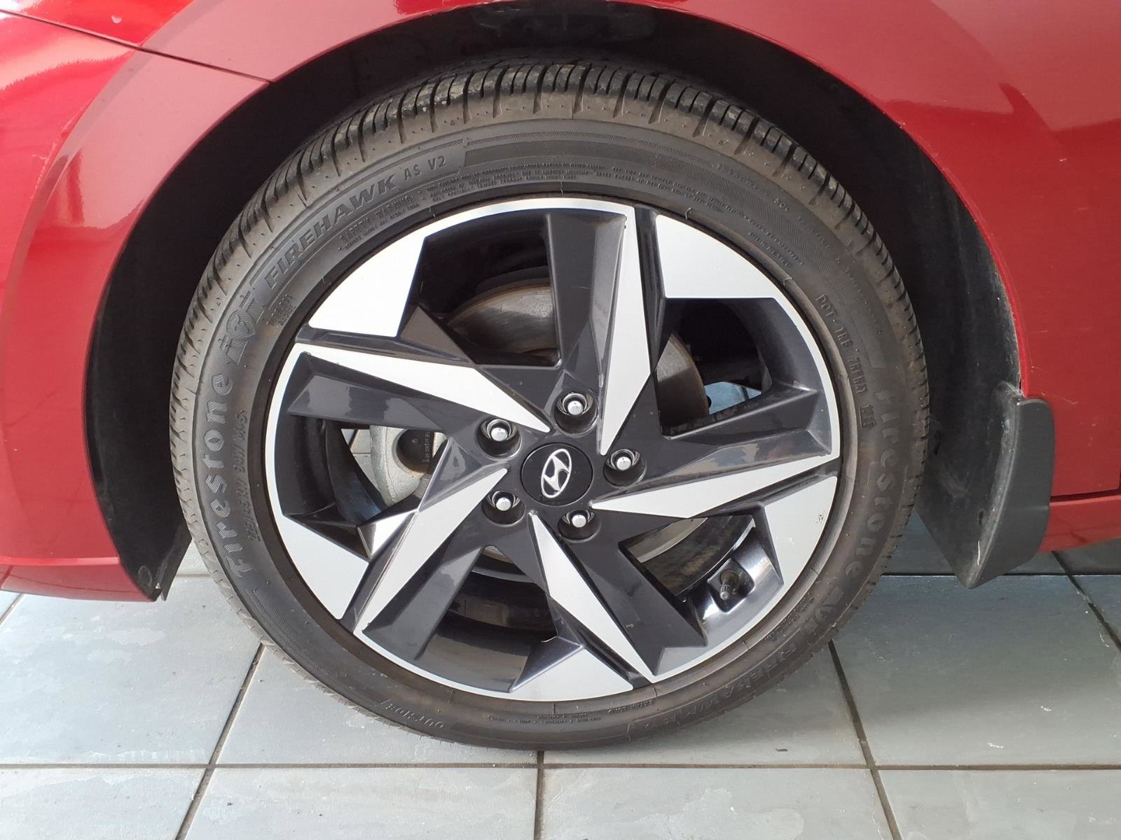 Certified 2023 Hyundai Elantra Limited image 9