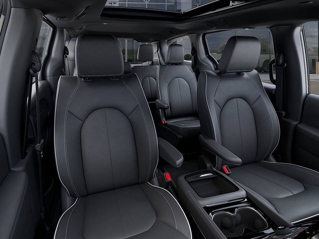 New 2027 Chrysler Pacifica Limited AWD/4WD image 16