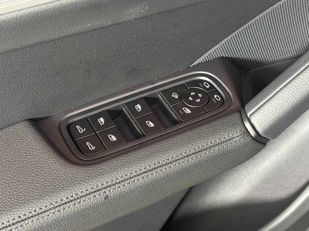 Certified 2026 Porsche Cayenne S AWD/4WD image 16