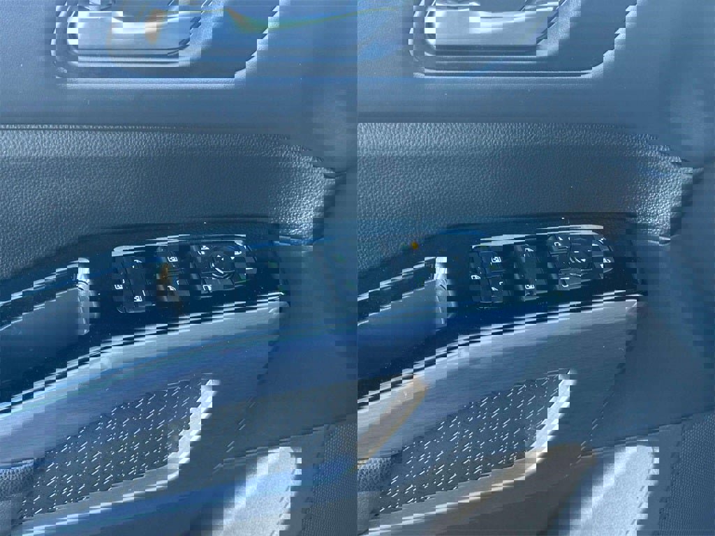 Certified 2023 Nissan Pathfinder SL image 18