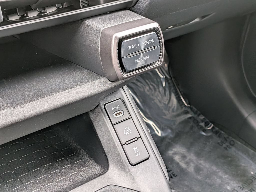 Used 2026 Toyota RAV4 XLE Premium AWD/4WD image 30