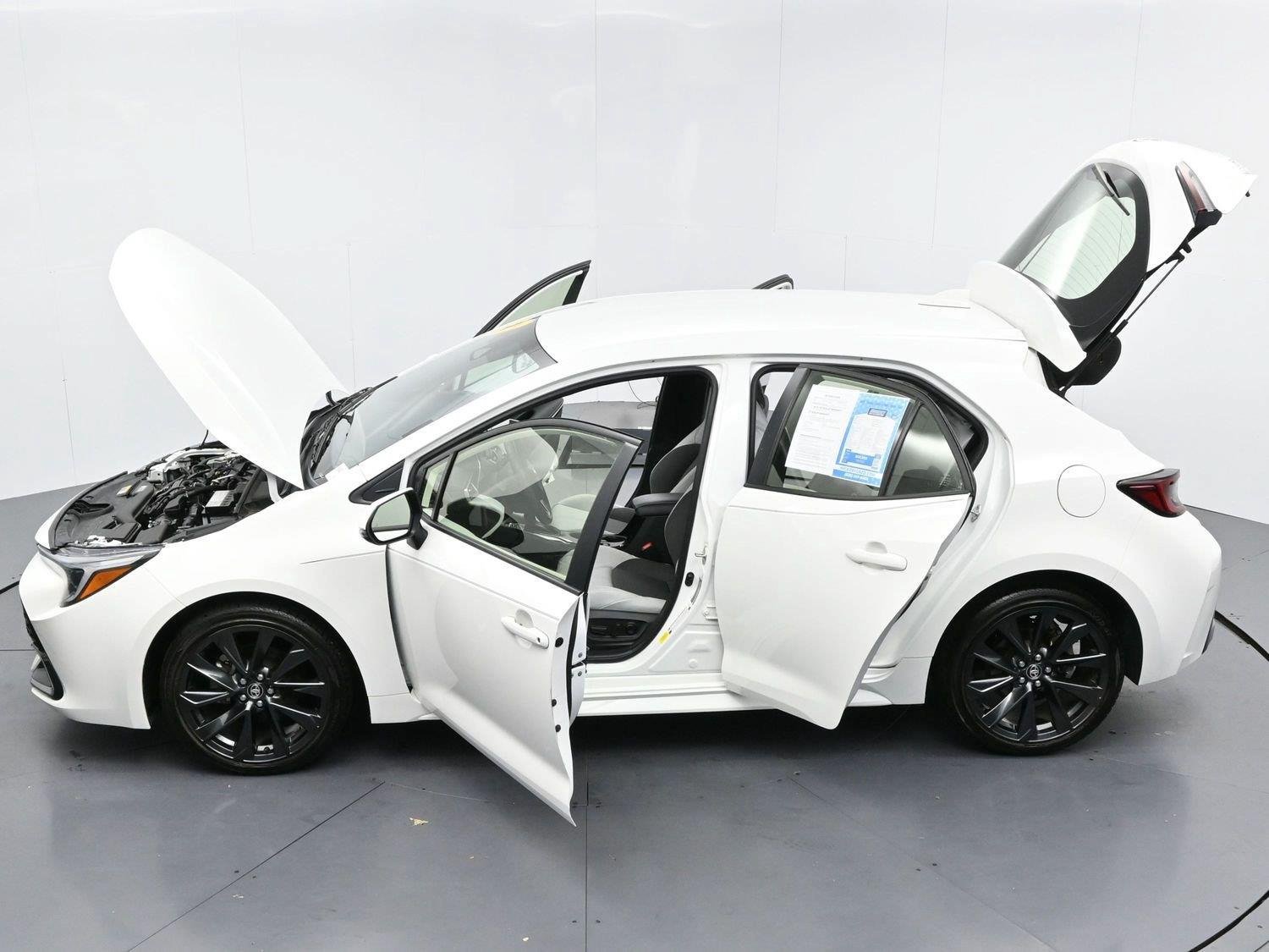 Used 2024 Toyota Corolla XSE FWD image 40