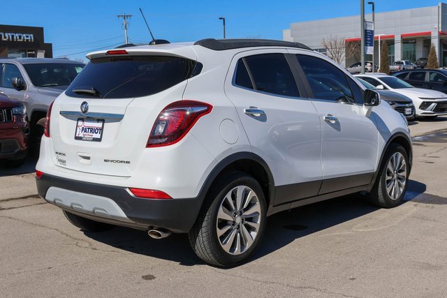 Used 2018 Buick Encore Preferred image 3