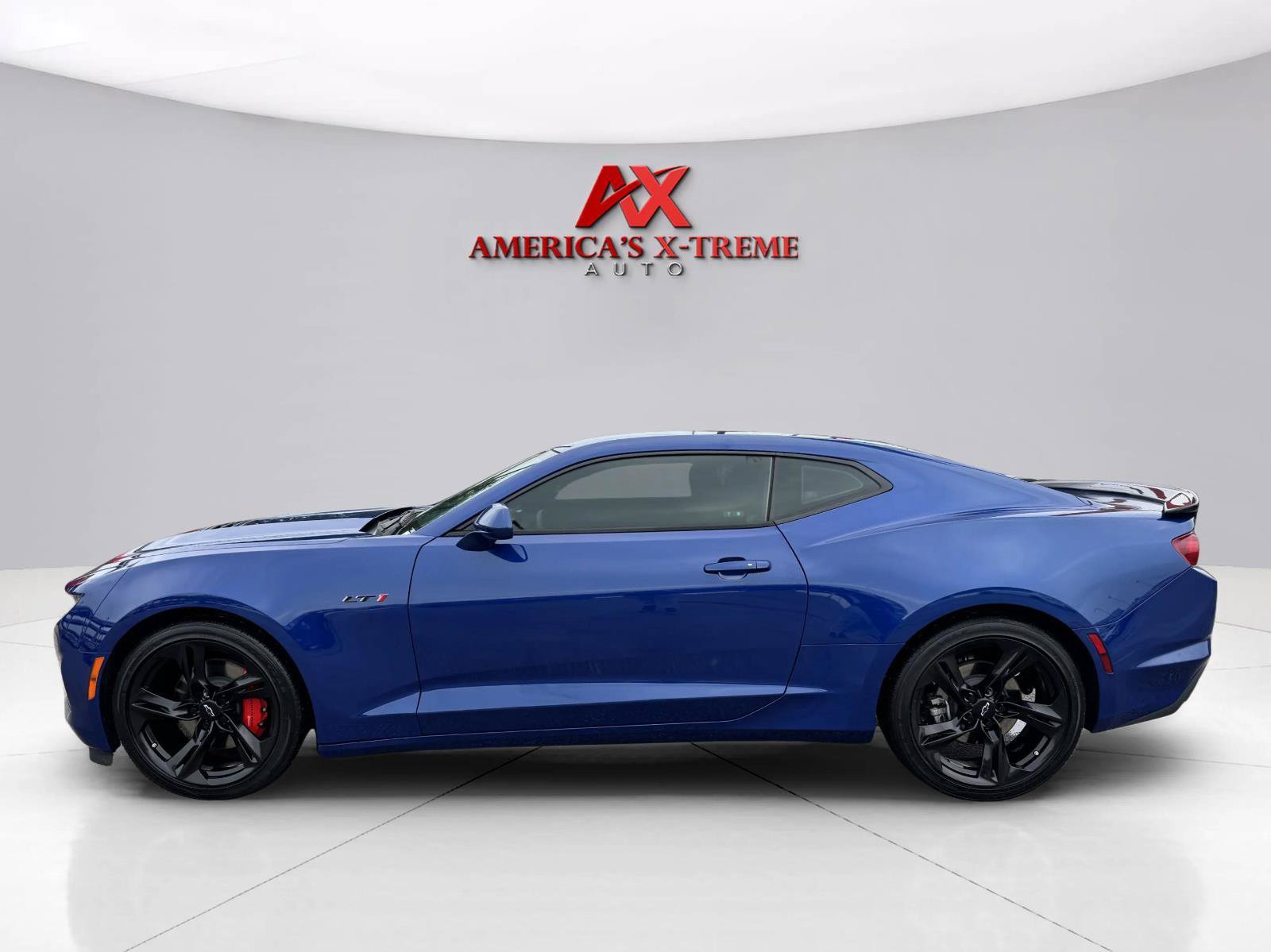 Used 2023 Chevrolet Camaro LT w/ Technology Package RWD image 2