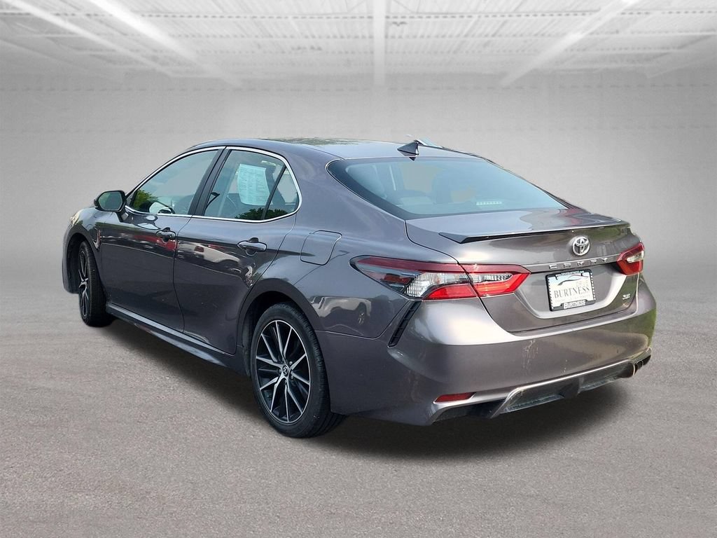 Used 2024 Toyota Camry SE FWD image 4