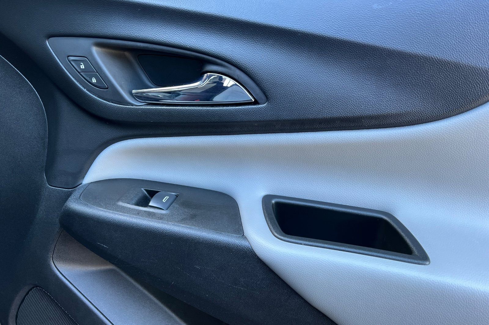 Used 2022 Chevrolet Equinox LS w/ LS Convenience Package image 23