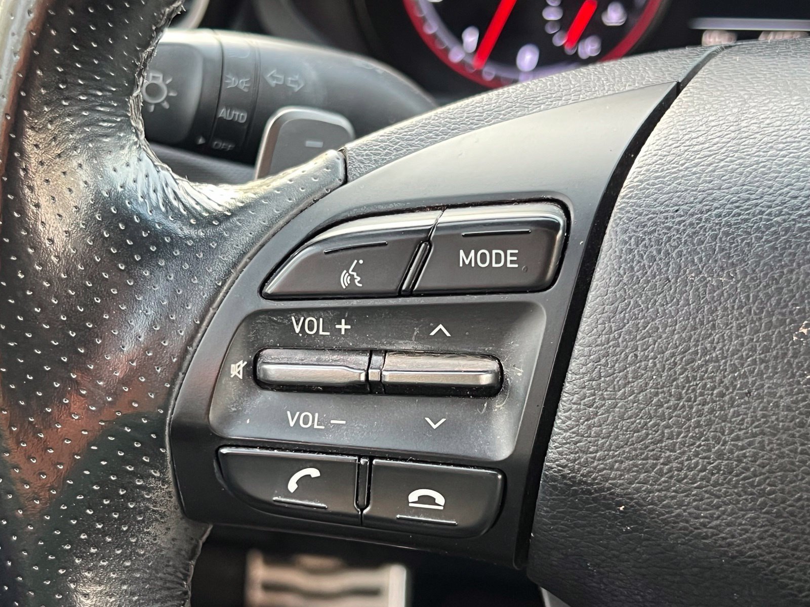Used 2019 Hyundai Veloster Turbo FWD image 24