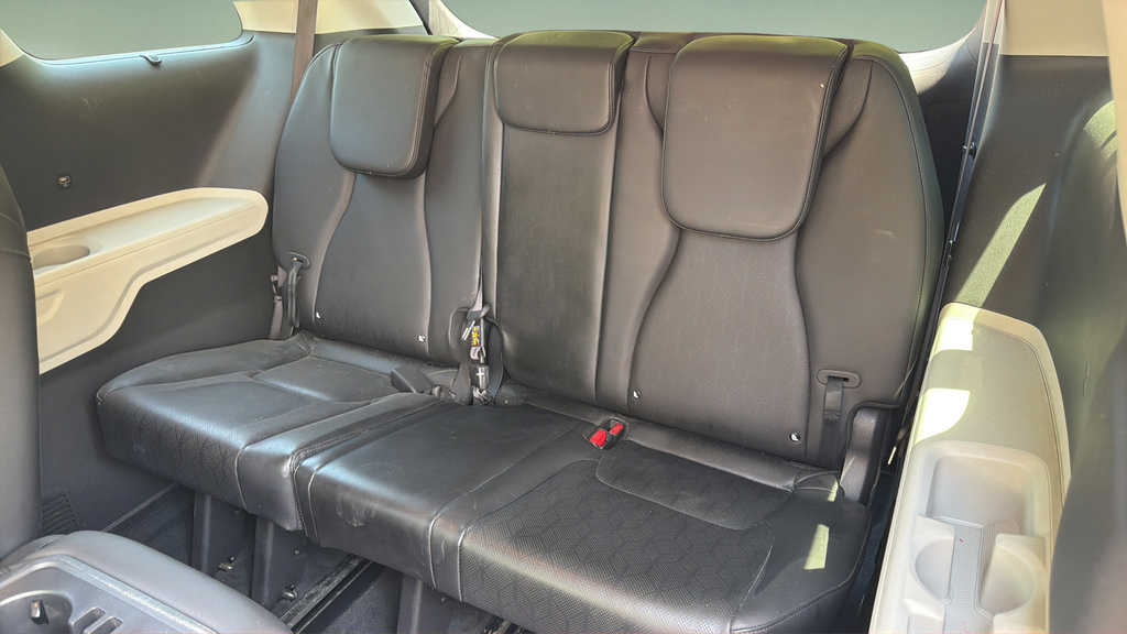 Used 2023 Kia Carnival EX FWD image 18