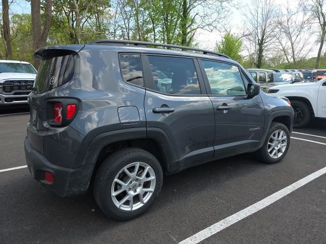 Used 2023 Jeep Renegade Latitude w/ Sun & Fun Group AWD/4WD image 7