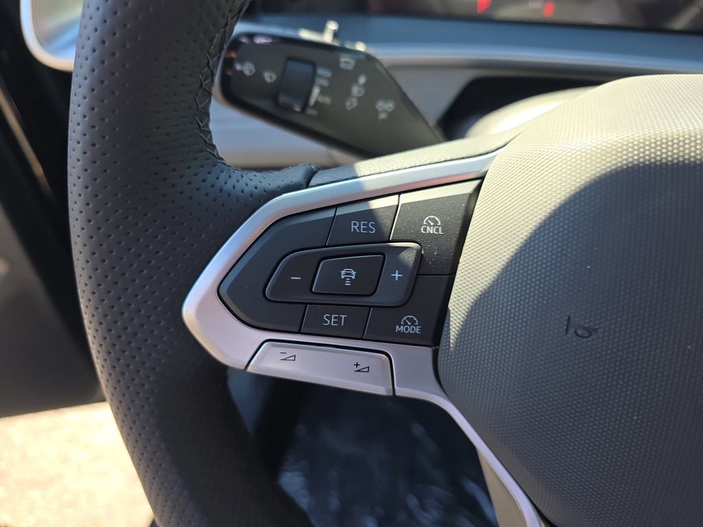 New 2026 Volkswagen Tiguan SE R-Line image 21