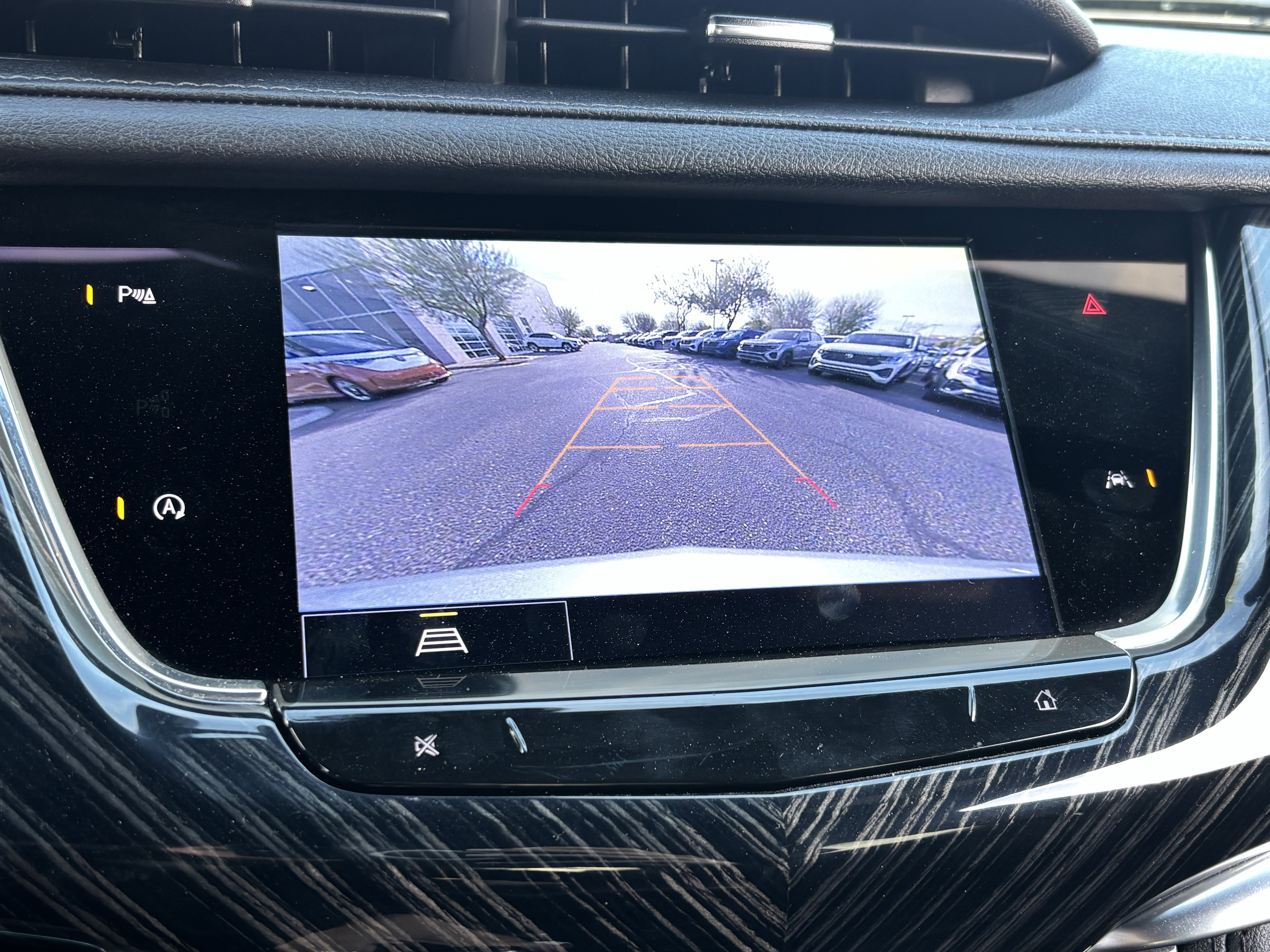 Used 2025 Cadillac XT6 Premium Luxury image 21