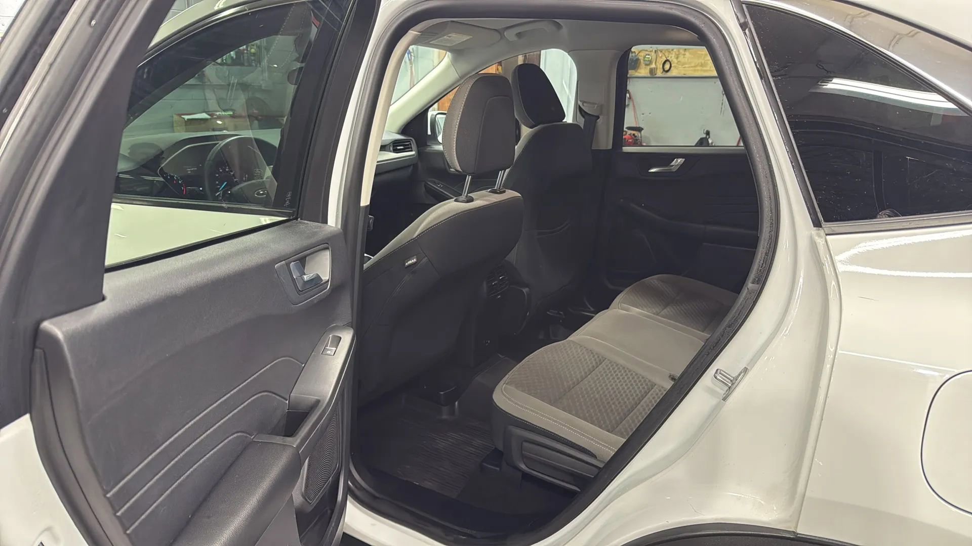 Used 2021 Ford Escape SE w/ Cold Weather Package AWD/4WD image 28